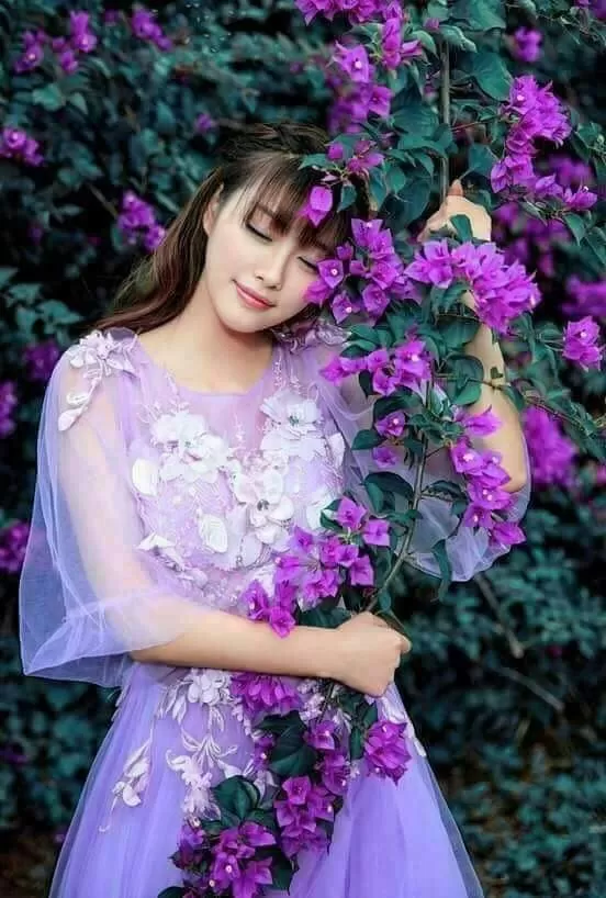 ĐỜI NGẮN MÀ, ĐỪNG KHÓC HÃY TÔ SON