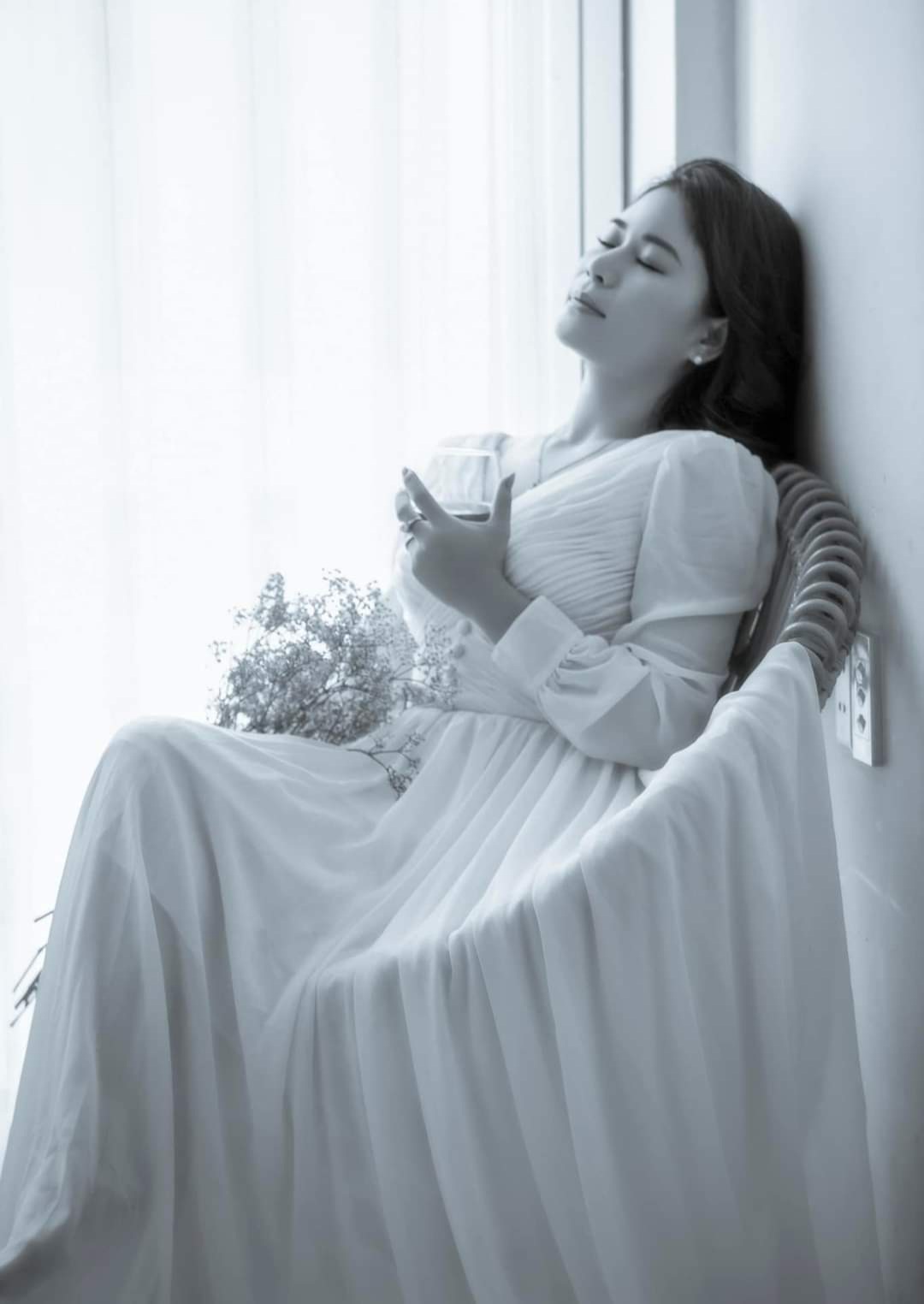 CẠN CHÉN TÌNH…