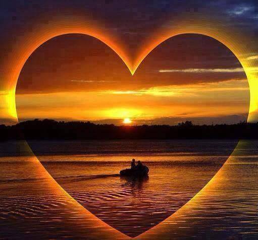 EM CÓ QUÊN GÌ NƠI NGỰC TRÁI ANH KHÔNG?